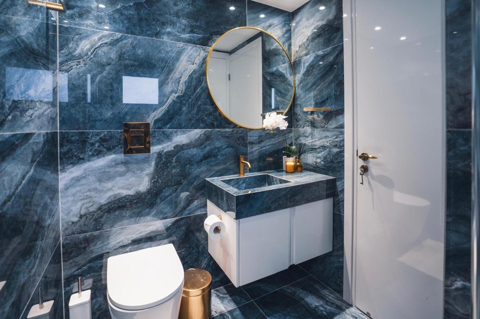 The Ocean - Luxury At The Harbor