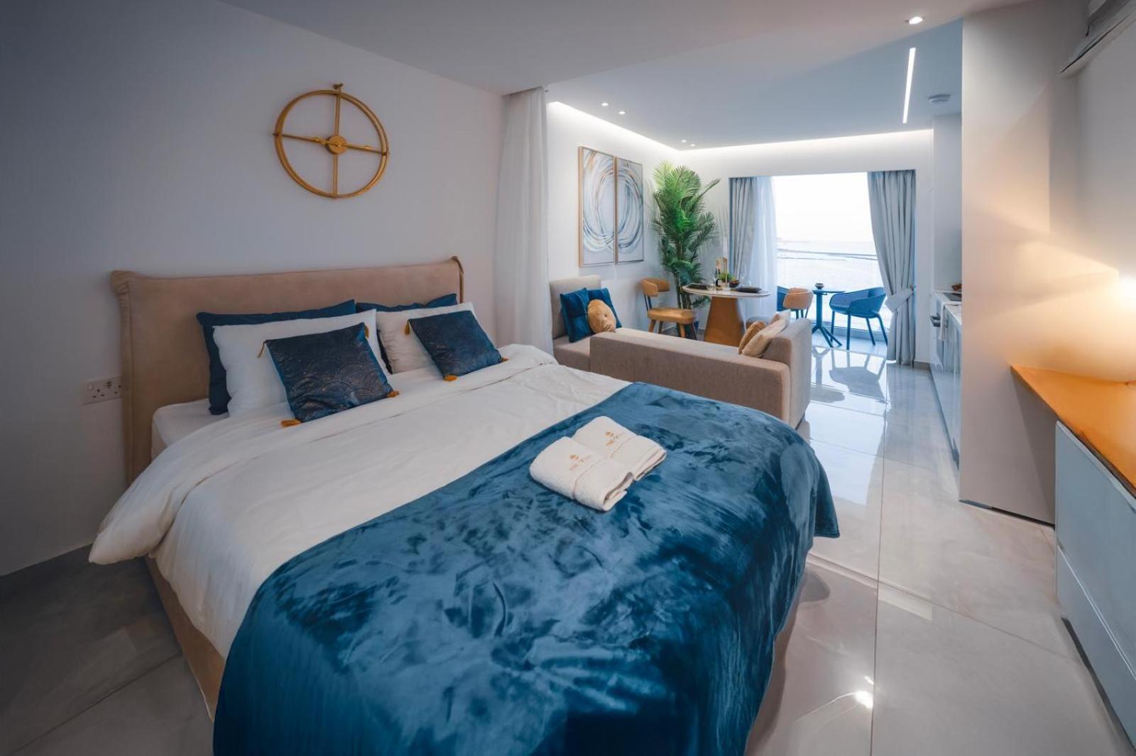 The Ocean - Luxury At The Harbor Appartement Paphos